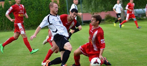 fc-graffin-vlasim-jan-jicha-v-souboji-priprava-www-jiskra-benesov-cz.jpg