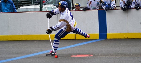 hokejbal-vlasim-usti-www-jiskra-benesov-cz.jpg