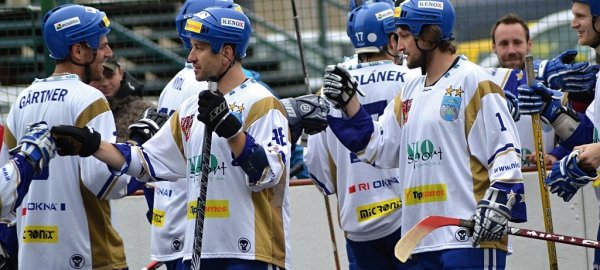 hokejbalovy-klub-vlasim-www-jiskra-benesov-cz.jpg