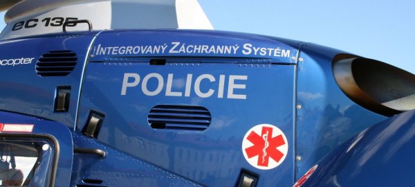 na-tuzince-dnes-doslo-k-vazne-dopravni-nehode-ctyr-vozidel-u-ktere-zasahoval-i-vrtulnik-1448970401.jpg