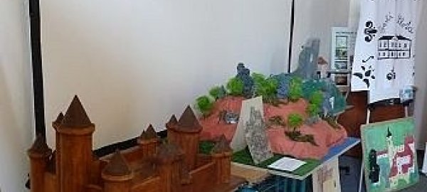 pamatky-skolaci-gympl-prace-www-jiskra-benesov-cz.jpg