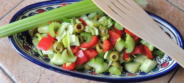 s-jiskrou-v-kuchyni-zeleninovy-salat-s-olivami-www-jiskra-benesov-cz.jpg