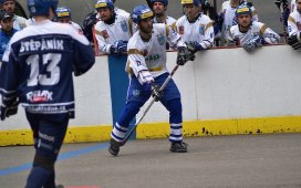 vlasimsti-hokejbaliste-na-zlaty-hattrick-nedosahnou-vyridilo-je-kladno-1400416488.jpg
