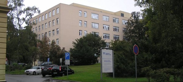 zakaz-navstev-na-luzkovych-oddelenich-benesovske-nemocnice-1484309693.jpg